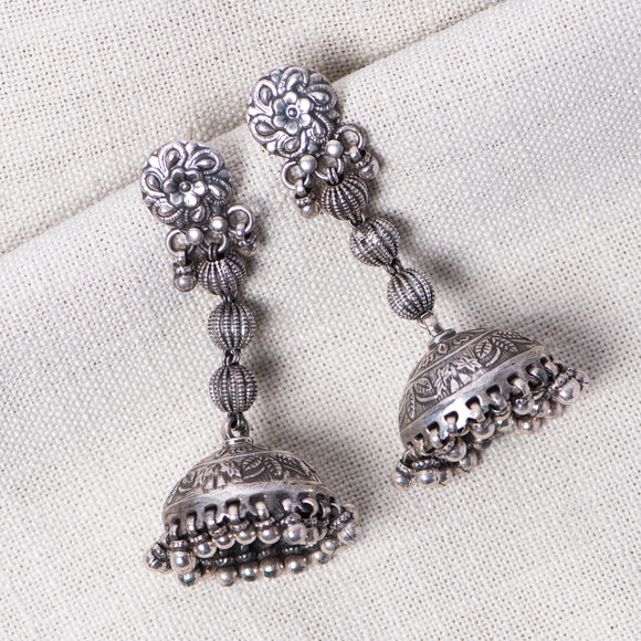 Buy Latest Silver Jhumka Earrings For Ladies Online – Gehna Shop